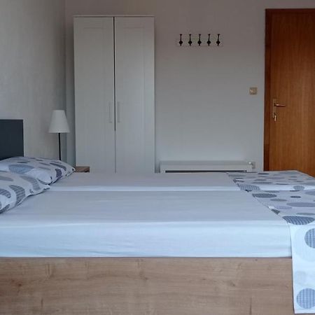Studio Apartment With Balcony Trogir Exterior photo