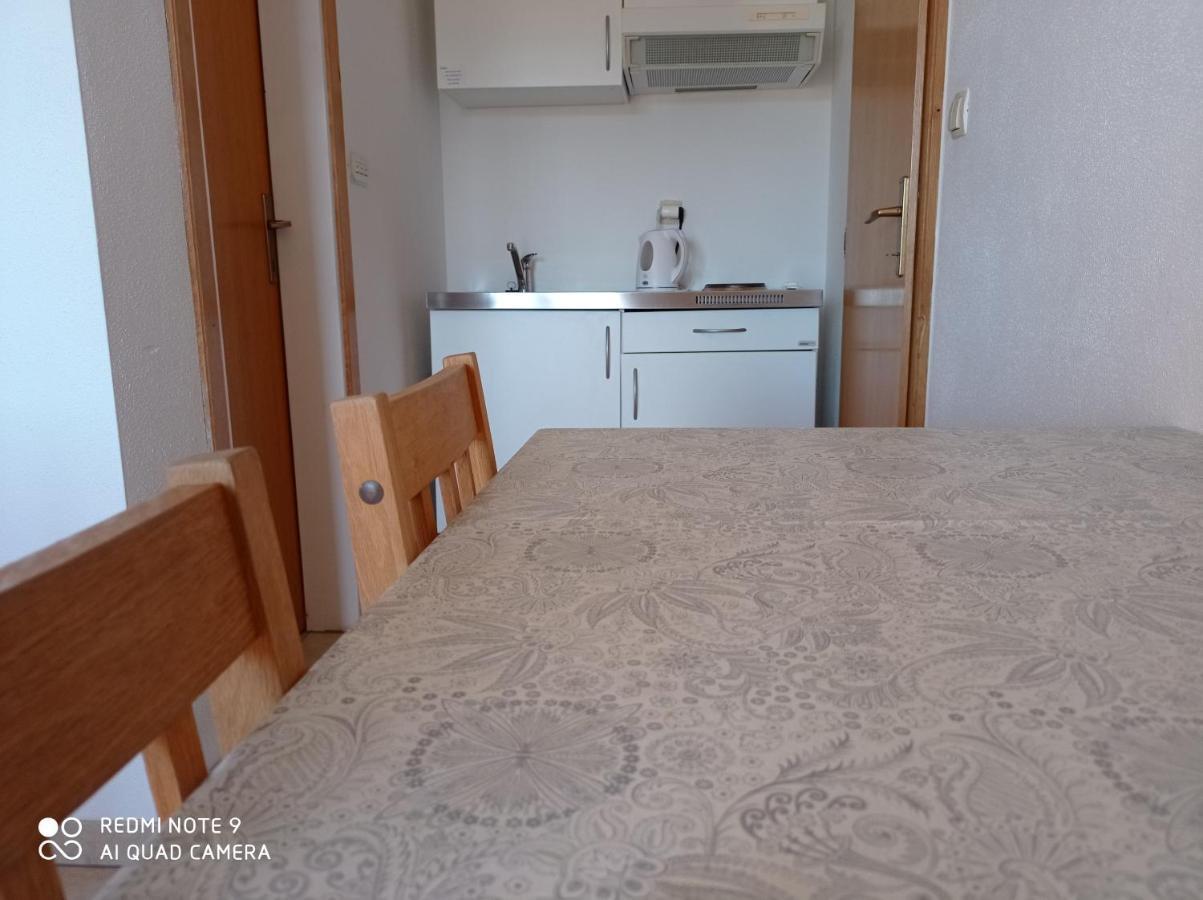 Studio Apartment With Balcony Trogir Exterior photo